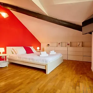  Apartment Moscova Charme Italy