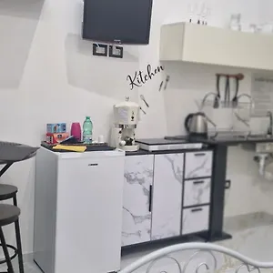  Apartment O'vicolo E Italy